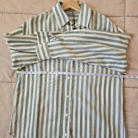 Stradivarius Green White Oversized Button Down Shirt, XS - Picture 8 of 11